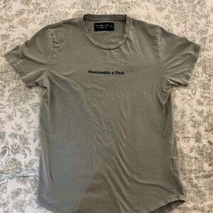 Abercrombie & Fitch Men's Olive T-Shirt